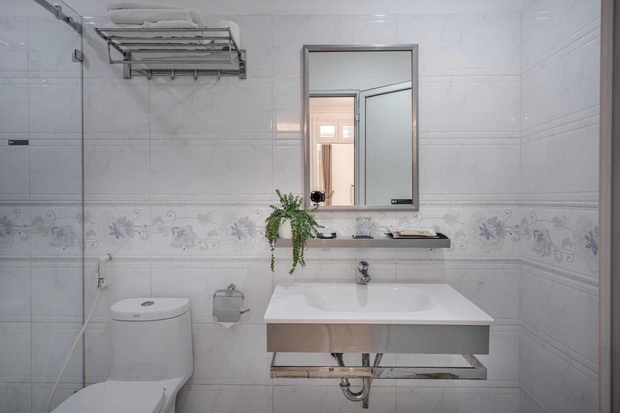 그레이스 호텔 Grace Hotel & Residence Hanoi Buitenkant foto